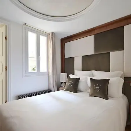 Louvre Et Luxe 2 *
